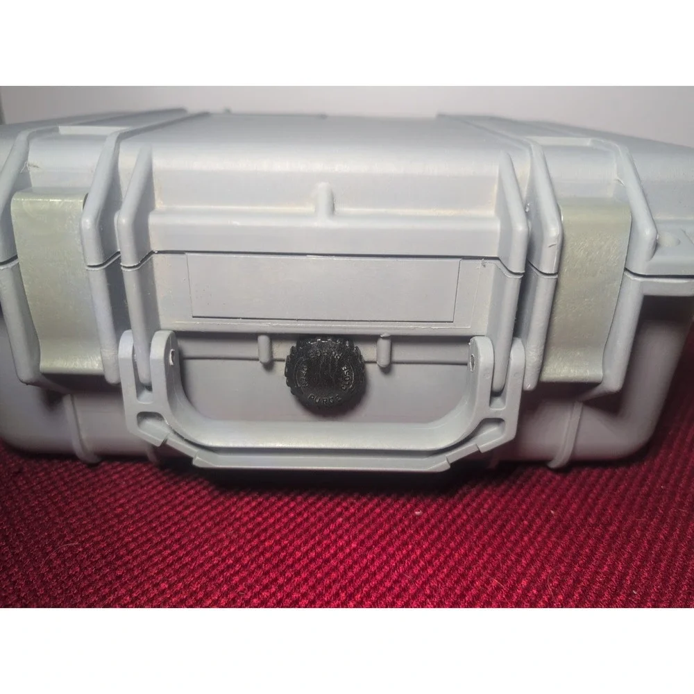 Pelican 1400 14in Hard Shell Case with Foam Watertight Lockable Camera Gun Case